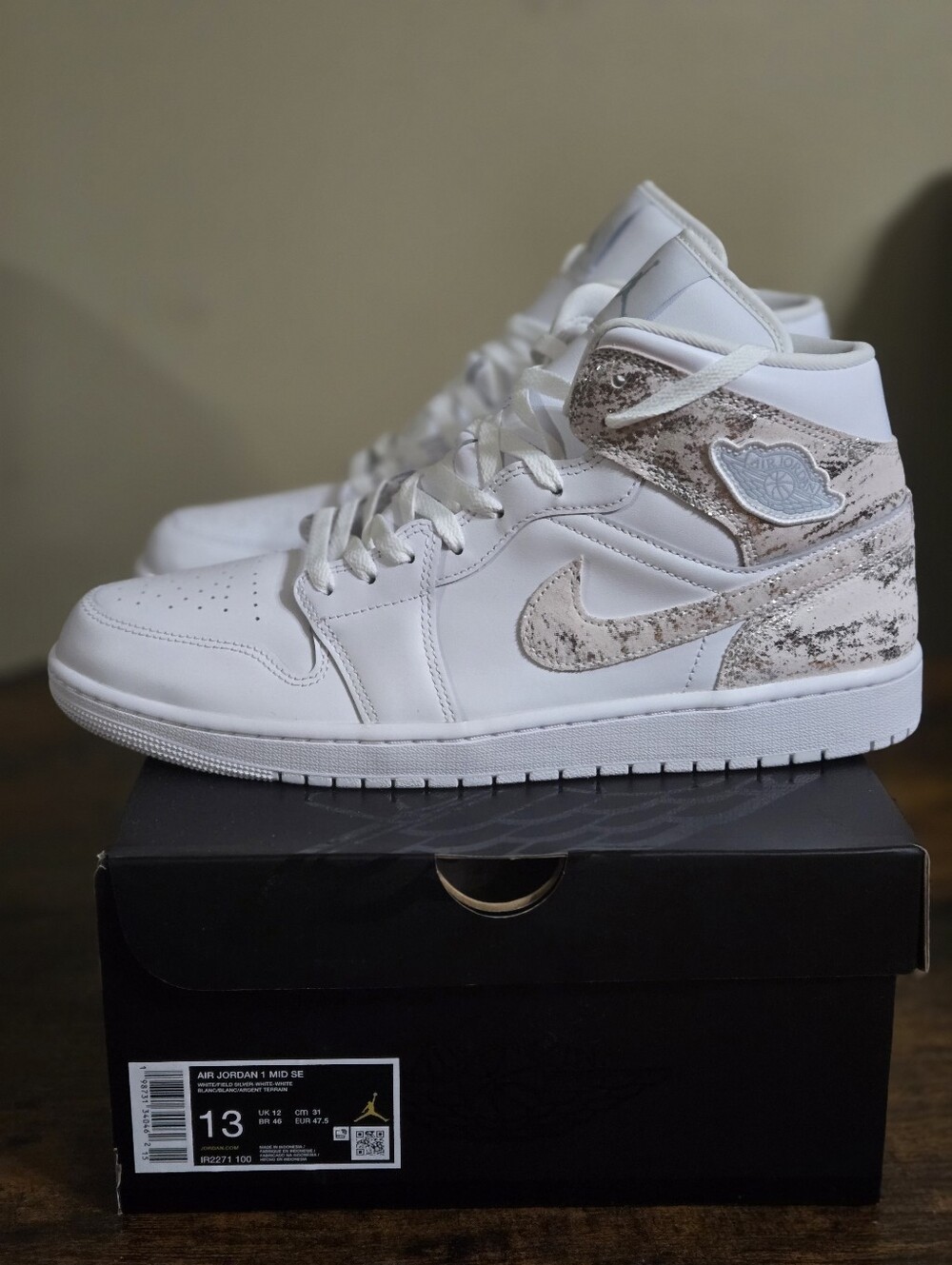 Mens Retro 1 SE White And Silver